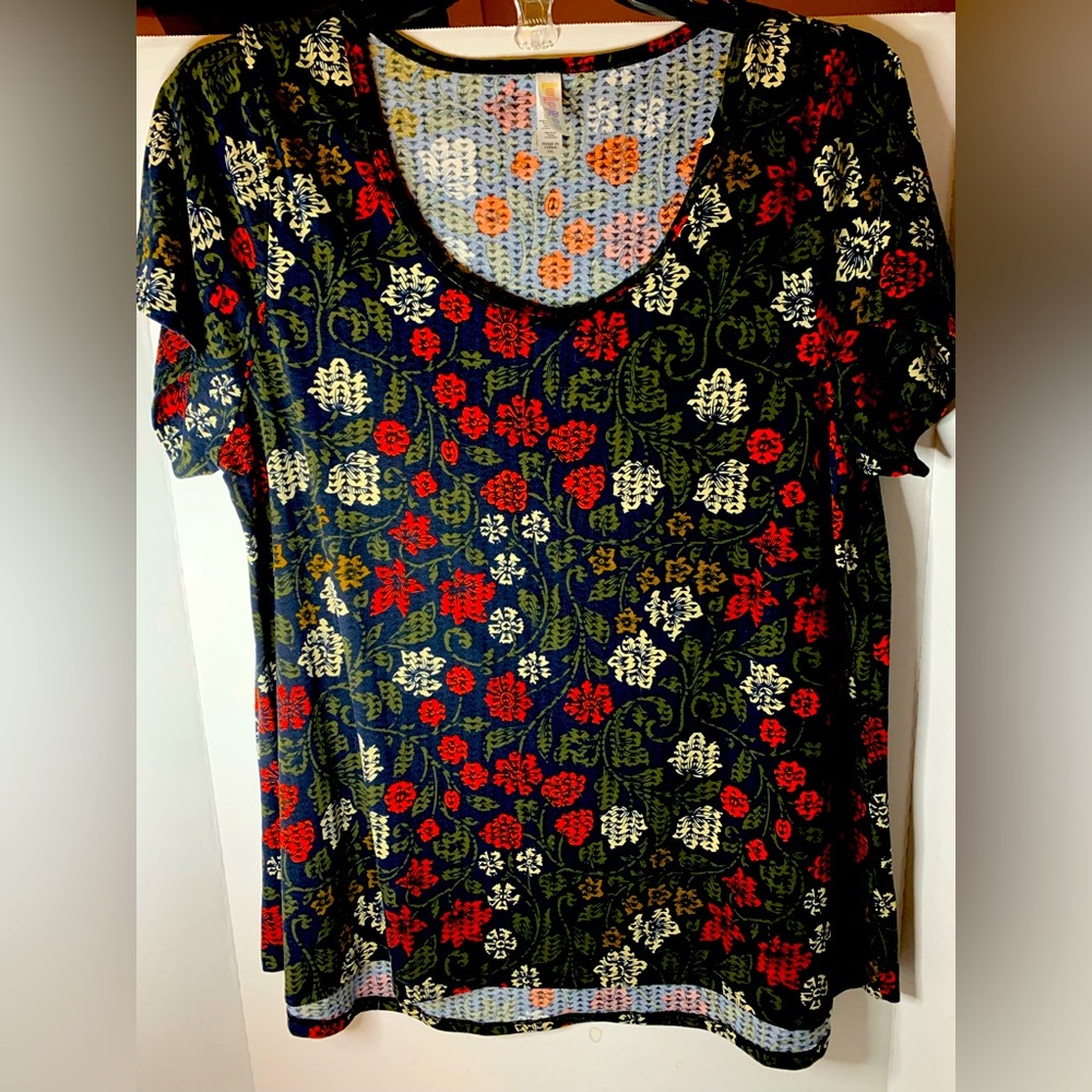 Lularoe Plus Size Top Size 2XL